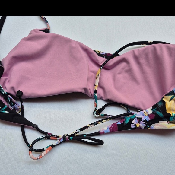 O'NEILL ROSSETA SURFSIDE REVO BIKINI TOP COLOR BLK. SIZE MEDIUM. - Picture 3 of 6